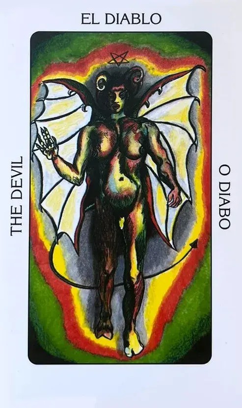 Uma criatura feia e estralha com assas, chifres , seios femininos com a m�o direita para cima, essa figura � o diabo