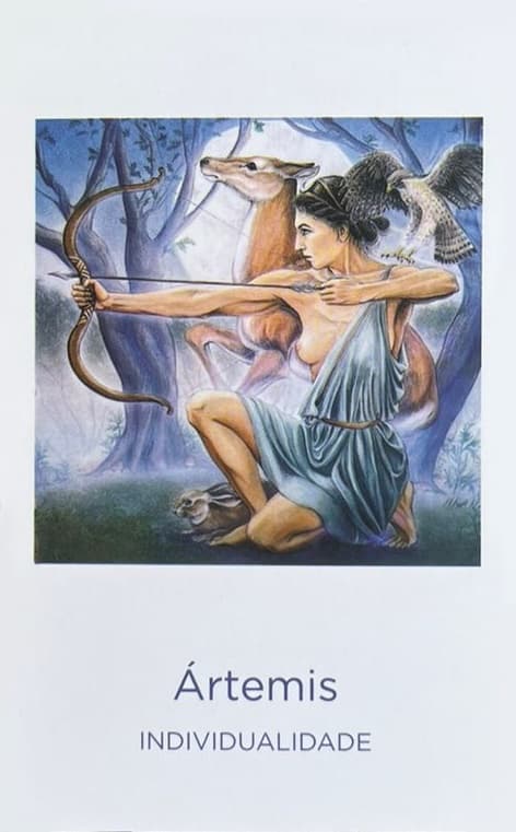 a deusa artemis de joelho com um arco e flecha na mao e um animal atras dela