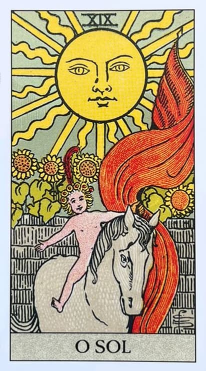 um menino nu em cima de um cavalo branco com varios giras sois em volta e um sol bem grande e amarelo no c�u