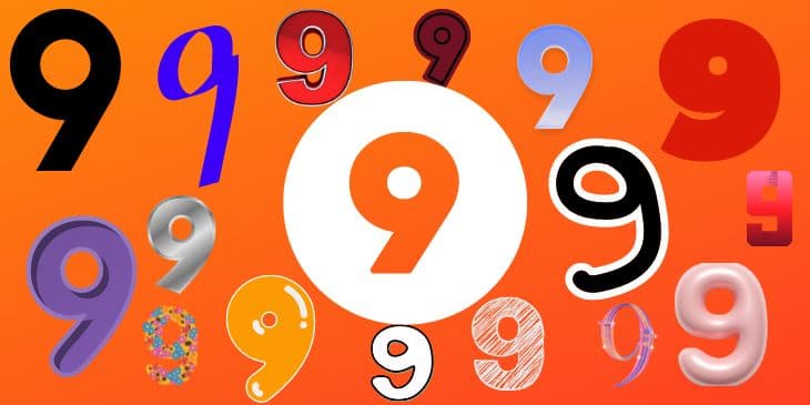 Varios numeros 9 de cores diferentes e de tamanhos diferentes em um fundo laranja