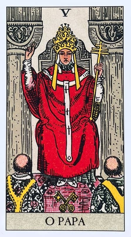 carta do tarot o papa e hierofante sentado em seu trono co seu manto vermelho e sua coroa na cabe�a.