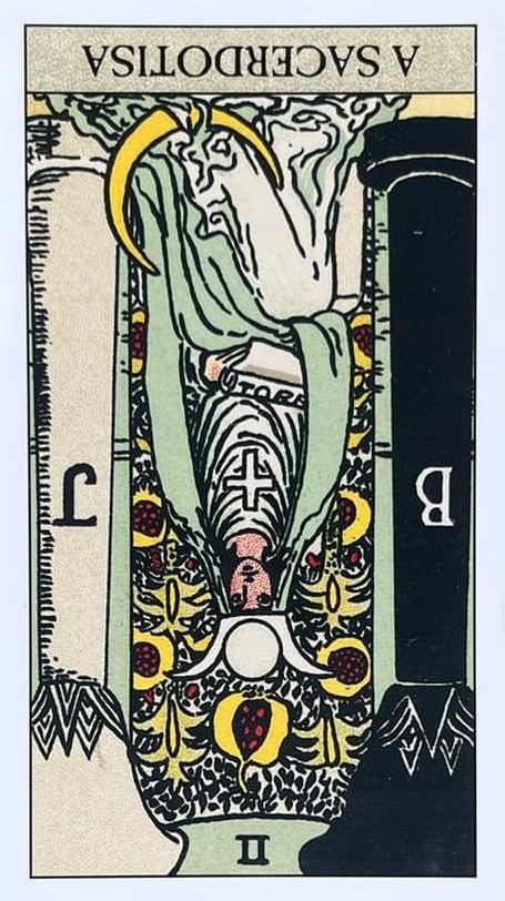 A imagem da Sacerdotisa, sentada entre a coluna preta (Boaz, que significa 