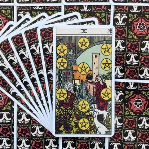 Dez de Ouros - Tarot Rider Waite: Descubra o Significado e Interpreta��o desse Arcano Menor - Or�culos Web.