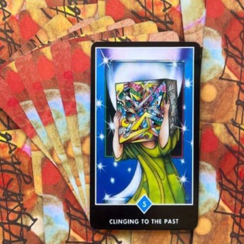 Tarot Zen Osho - Apego ao Passado (5 de Copas): Significado e interpreta��o da carta - Or�culos Web