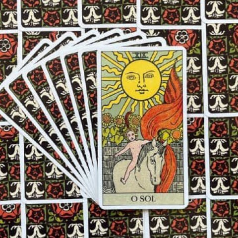 Tarot Rider Waite - O Sol (Carta 19): Descubra o Significado e interpreta��o da carta - Or�culos Web