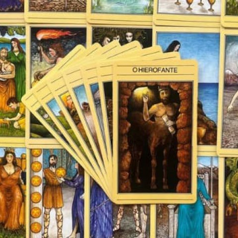 Tarot Mitol�gico - O Hierofante (Carta 5): Significado e interpreta��o desse Arcano Maior - Or�culos Web.