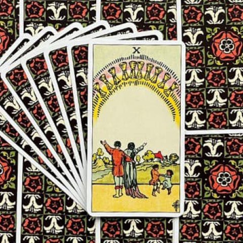 Dez de Copas - Tarot Rider Waite: Descubra o Significado e Interpreta��o desse Arcano Menor - Or�culos Web.