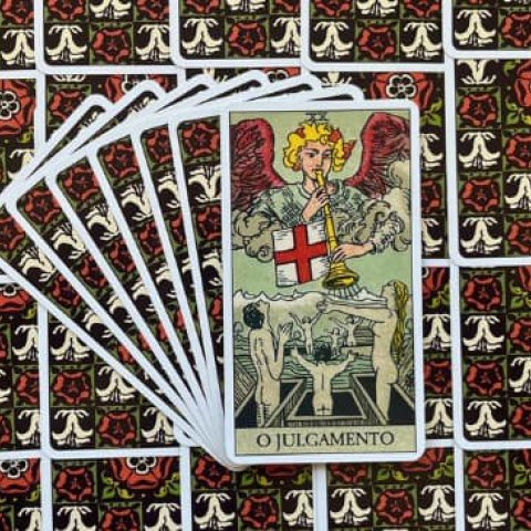 Tarot Rider Waite - O Julgamento (Carta 20): Descubra o Significado e interpreta��o da carta - Or�culos Web