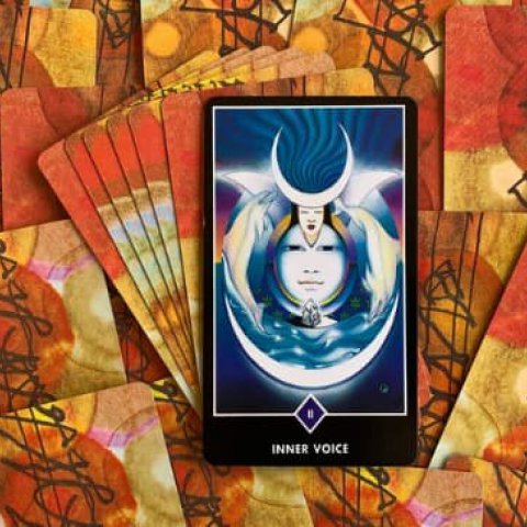 Tarot Zen Osho - A Voz Interior (A Sacerdotisa): Significado e interpreta��o da carta - Or�culos Web