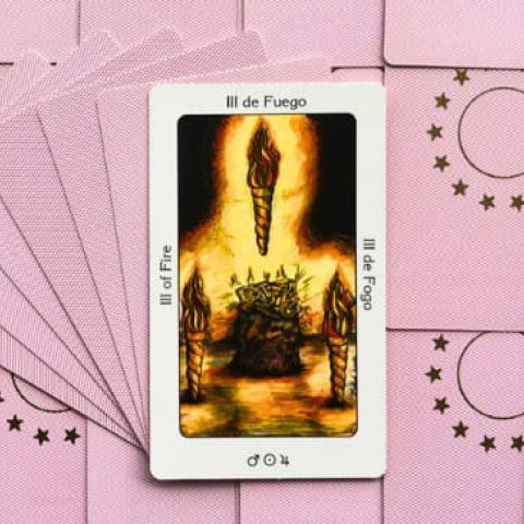Tr�s de Fogo: Tarot Sagrado dos Orix�s - Significado e interpreta��o da carta - Or�culos Web