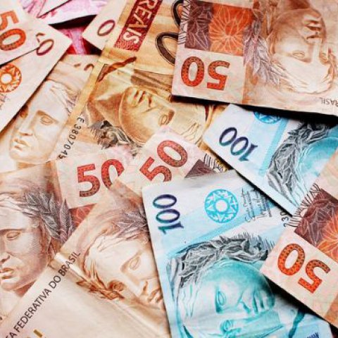 Significado de Sonhar com Dinheiro: Simbolismo e Interpreta��es - Or�culos Web