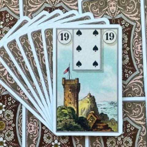 Baralho Cigano - A Torre: Significado e interpreta��o da Carta 19 - Or�culos Web