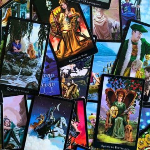 Tarot das Bruxas: Conhe�a a Magia desse Or�culo e os Mist�rios do Universo Pag�o - Or�culos Web