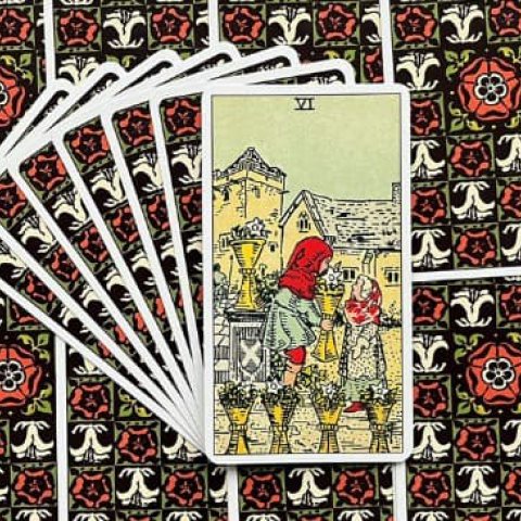 Seis de Copas - Tarot Rider Waite: Descubra o Significado e Interpreta��o desse Arcano Menor - Or�culos Web.