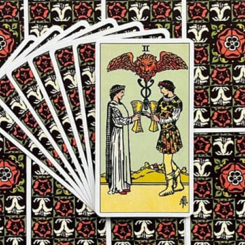 Tarot Rider Waite - Dois de Copas: Descubra o Significado e Interpreta��o desse Arcano Menor - Or�culos Web.