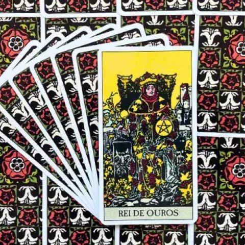 Rei de Ouros - Tarot Rider Waite: Descubra o Significado e Interpreta��o desse Arcano Menor - Or�culos Web.