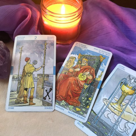 Tarot Online: Tire suas d�vidas e encontre respostas - Or�culos Web