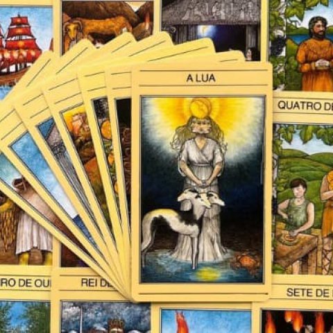 Tarot Mitol�gico - A Lua (Carta 18): Significado e interpreta - Or�culos Web.