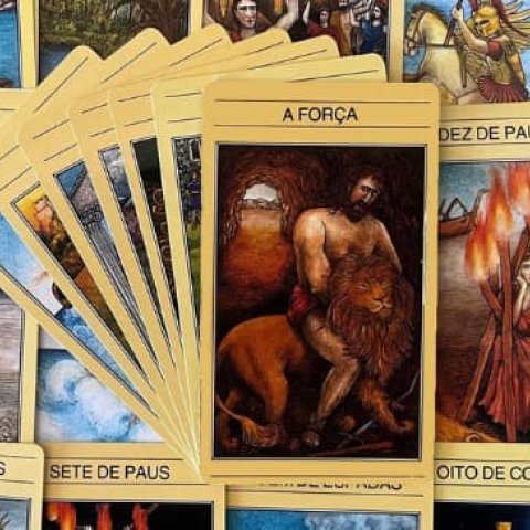 Tarot Mitol�gico - A For�a (Carta 11): Significado e interpreta��o desse Arcano Maior - Or�culos Web.
